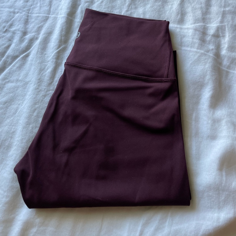 Lululemon Wunder Under 25” Cassis Size 6 pant